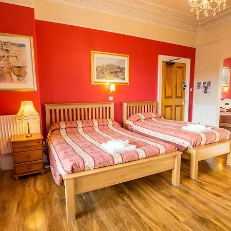 Corstorphine 3*