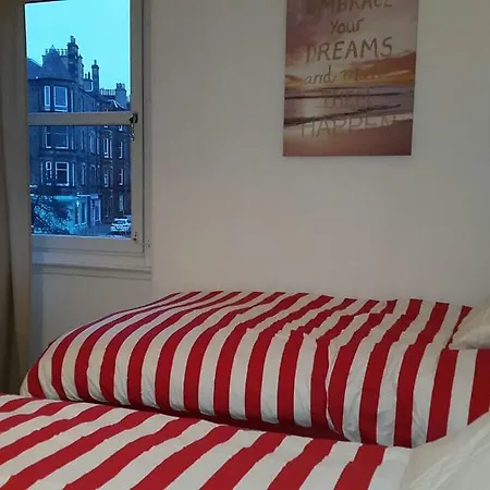 Furnished Near Holyrood Palace *