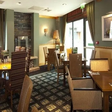 Premier East Edimburgo