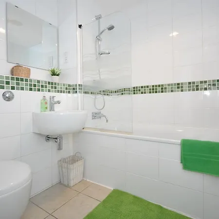 Quiet Spacious And Modern Sleeps 4 דירה אדינבורו