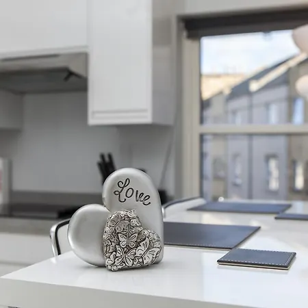 Amazing - Annandale St Near The Playhouse - Free Parking