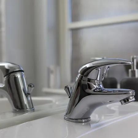 Amazing Apartments - Annandale St Near The Playhouse - Free Parking