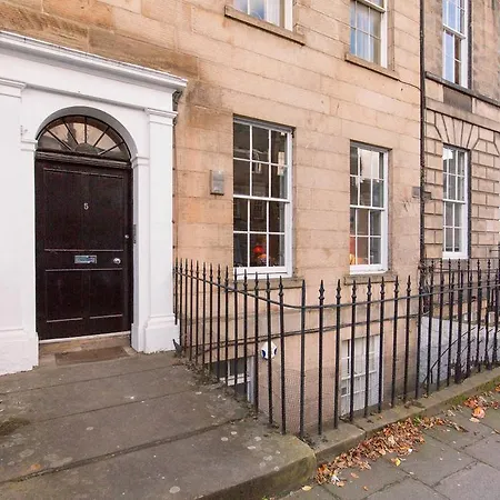 5 Albany Street