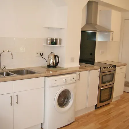 Central Bothwell House Apartment *