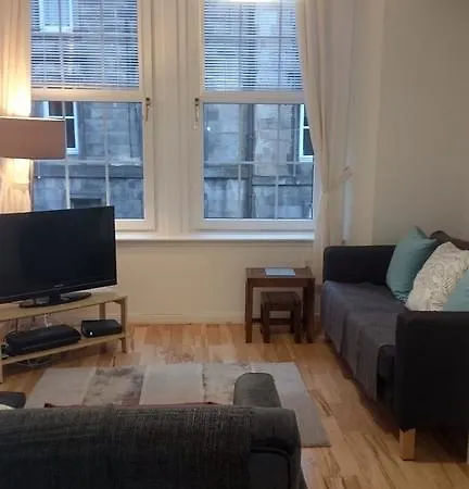Central Bothwell House Apartment