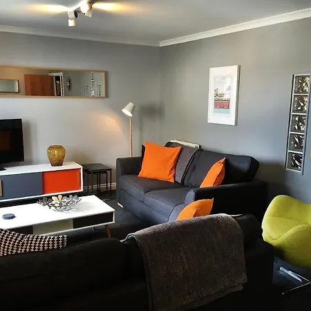 Large 2 Bed Flat, 2 Bath, Free Parking & Lift * 爱丁堡