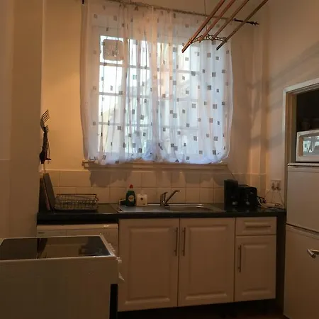 Royal Mile City Centre Apartament *
