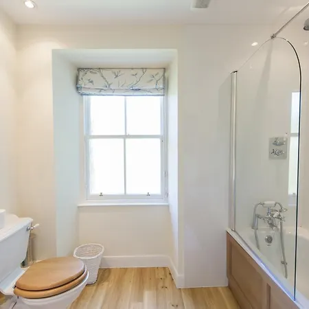 Belford Mews Apartment *