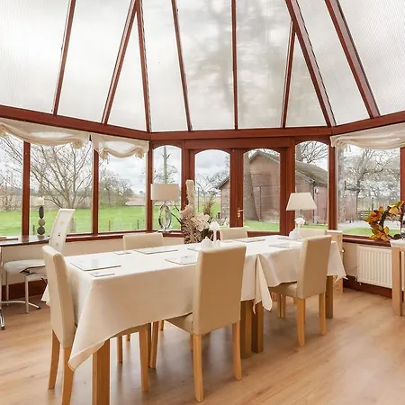 Bed & Breakfast Kellerstain Stables 4*
