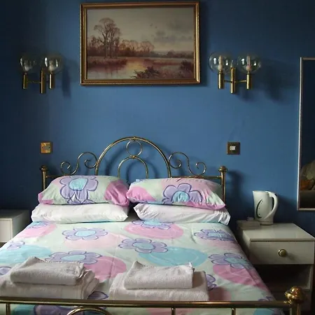 Swan Lake 3* Edinburgh