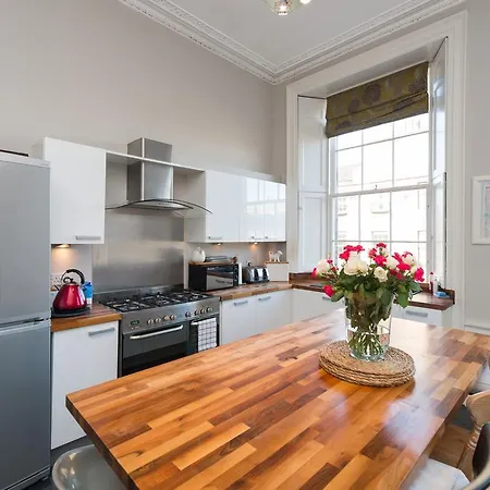 Nelson Street Apartment *
