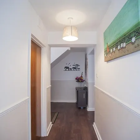 Montgomery House - Homestay Double Ubytování v soukromí