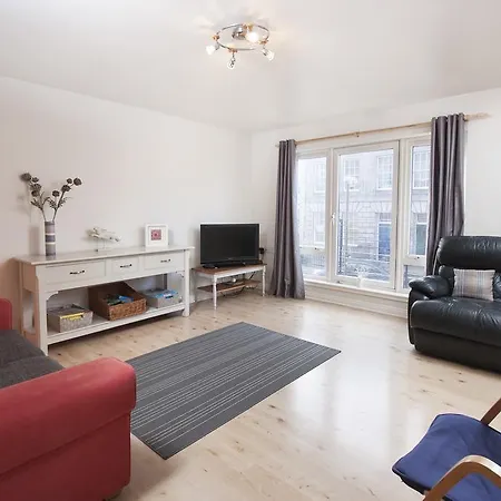 The Holyrood Snug * Edimburgo