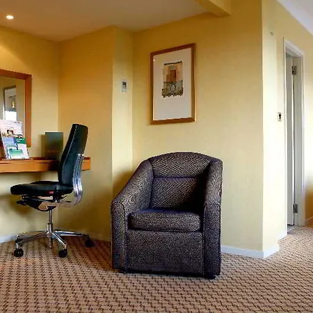 Express Centre By Ihg Hotel