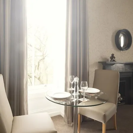Fountain Court - Royal Garden Aparthotel Edimburgo