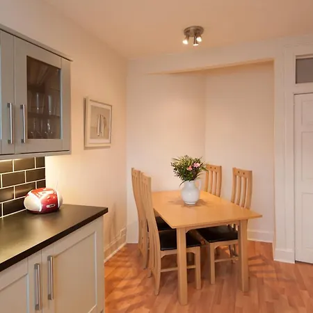 The Raeburn Place Apartment *