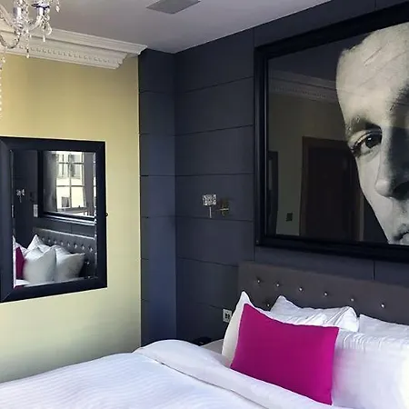 Angels Share Hotell 4*