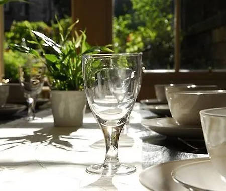 ماي إيدنبرة لايف 4*