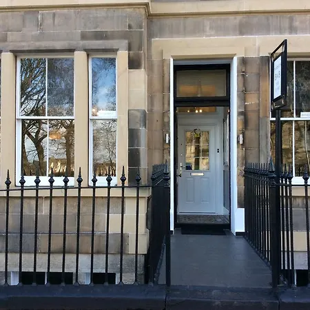 לינה וארוחת בוקר Ramsay's