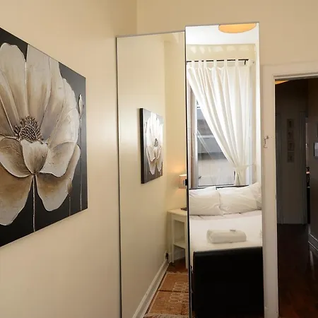 Pitt Street Apartment Beautiful Spacious Apartment Free Parking And Free Sanitizer Apartment *