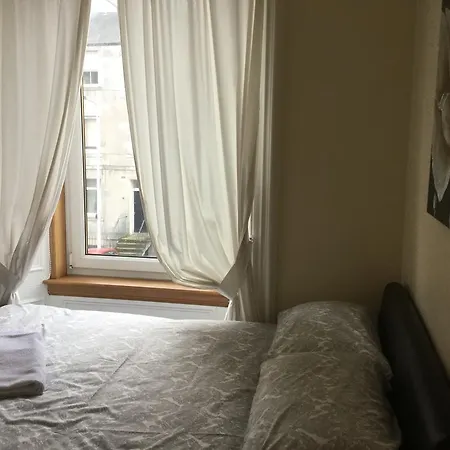 Pitt Street Apartment Beautiful Spacious Apartment Free Parking And Free Sanitizer Apartment *