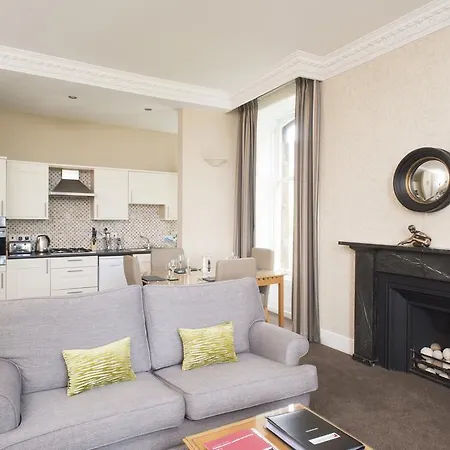 Fountain Court - Royal Garden Aparthotel Edimburgo