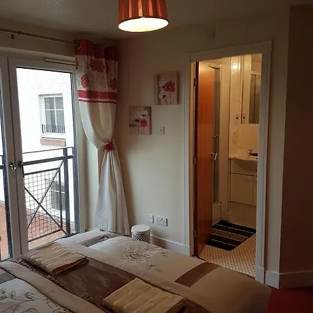 Deluxe * Edinburgh