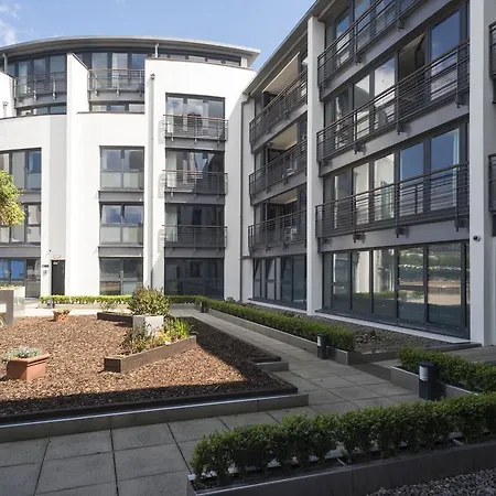 Fountain Court - Eq2 4*