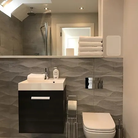 Capital Retreats - Dewar Place Lane דירה