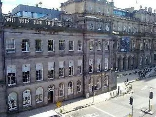 Travelodge Waterloo Place 2*