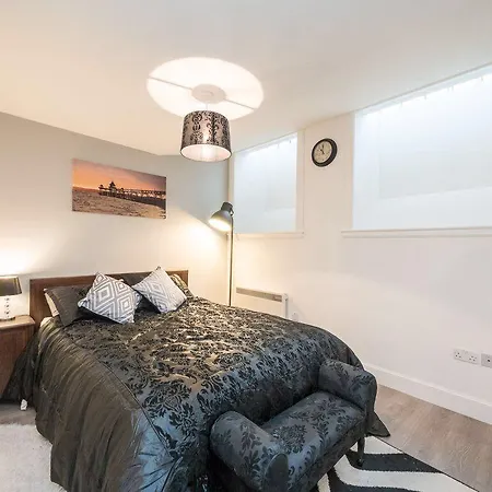 The Lothian Street Apartment *