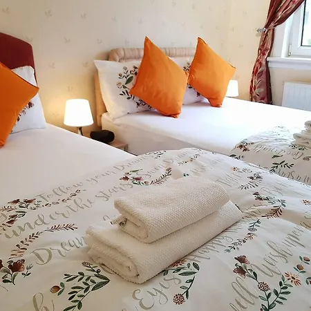 Newhaven Grand Apartment Edinburgh