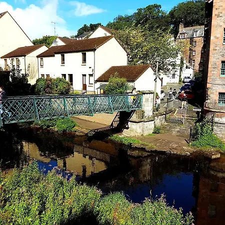 Dean Village - Lovely 2 Bed In Picturesque Dean Village With Balcony And Private Parking Apartment