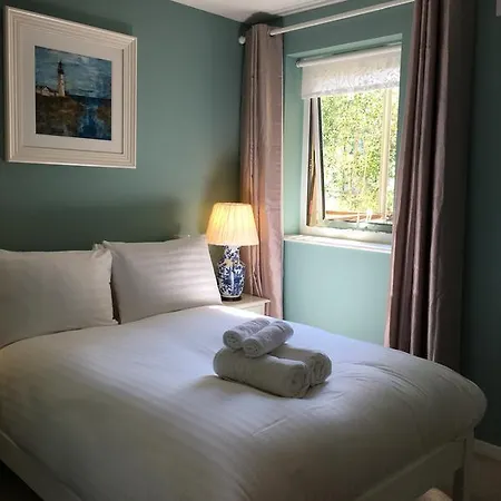 Old Town Apartment *