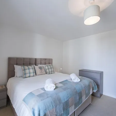 The Deluxe West End Apartment
