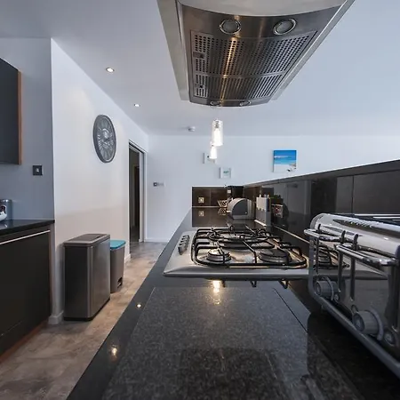 The Deluxe West End Apartment Edinburgh