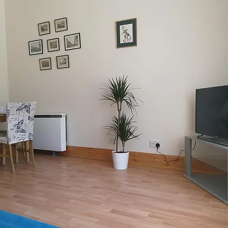 Bright Lovely Flat In Central *