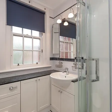 Canongate Apartment Edinburgh