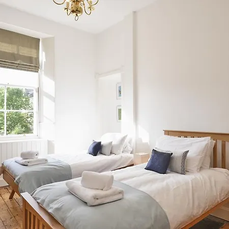 Comely Bank Apartman *