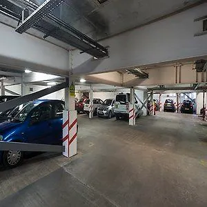 Fountain Court - Eq2