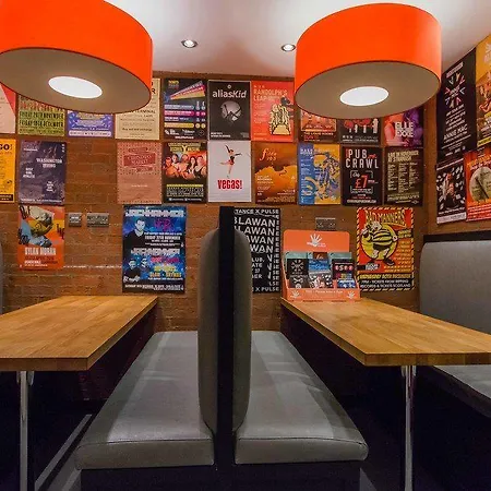 Hostel Code Pod - The Loft -