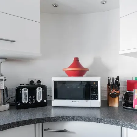 The Citadel Apartment * Edinburgh