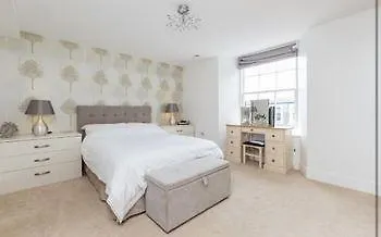 Daire Capital Retreats - Shandwick Place *