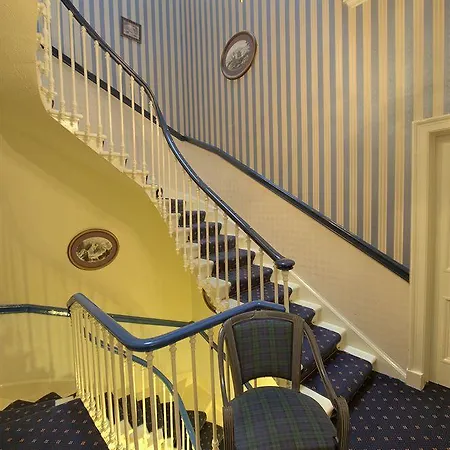 City Guest House 3*