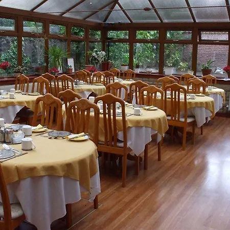 Corstorphine Szálloda 3*