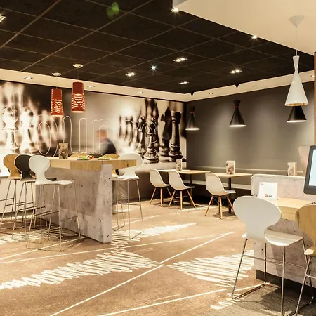 Ibis Centre Royal Mile 3*
