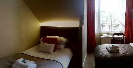 Townhouse Pensión