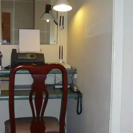 Royal Mile Hotel 4*