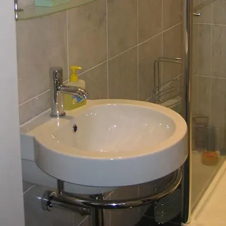 Royal Mile Hotel 4*