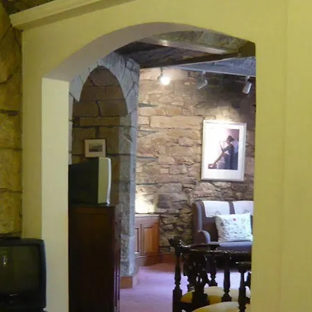 Royal Mile Hotel
